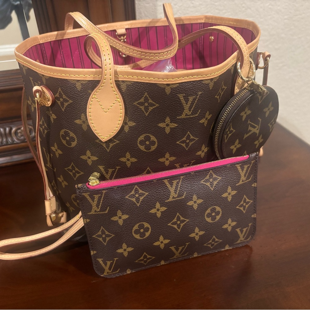 Louis Vuitton Pink and Monogram neverfull pouch